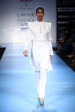 Model walk the ramp for Wendell Rodericks show at Lakme Fashion Week Day 2 on 4th Aug 2012 (33).JPG